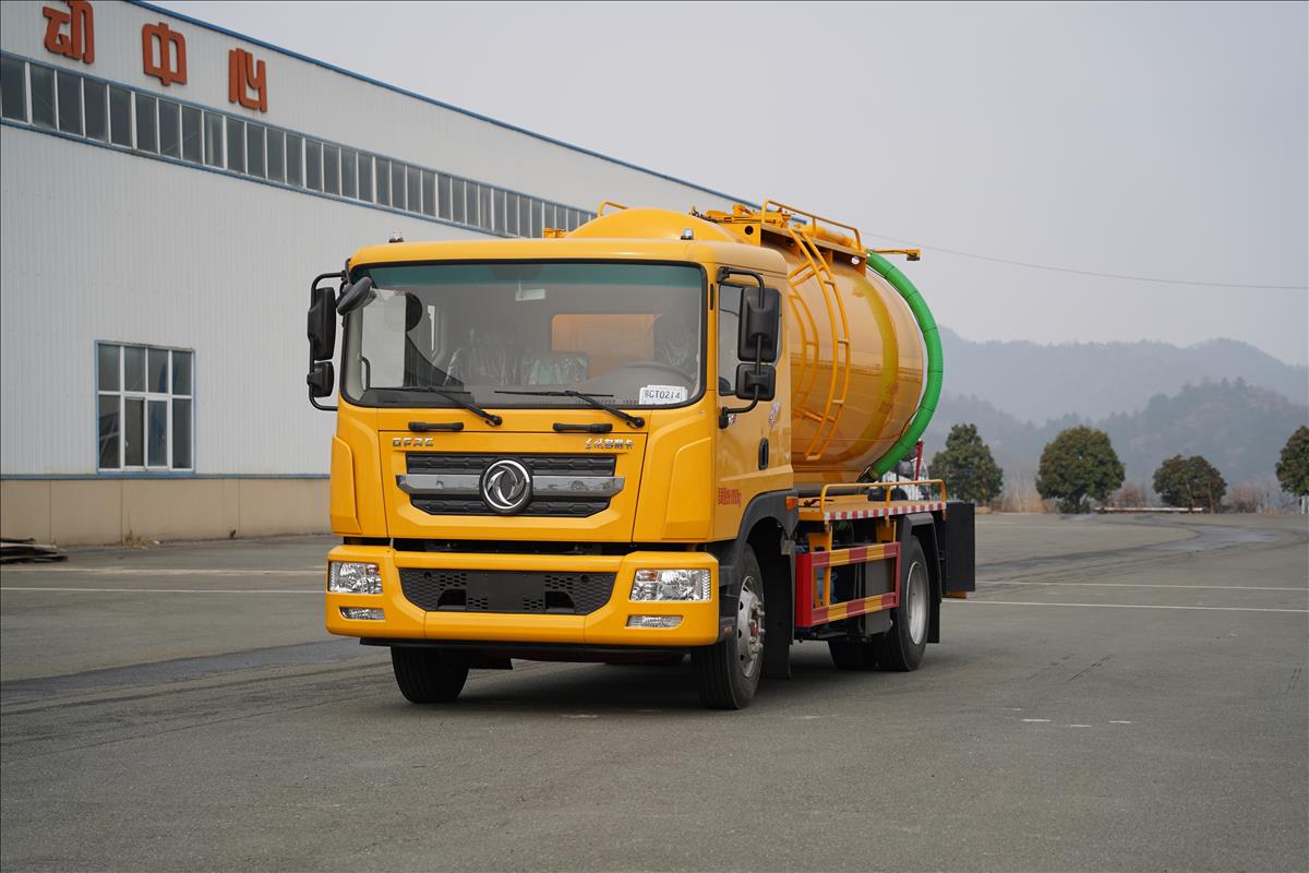 18T吸污車